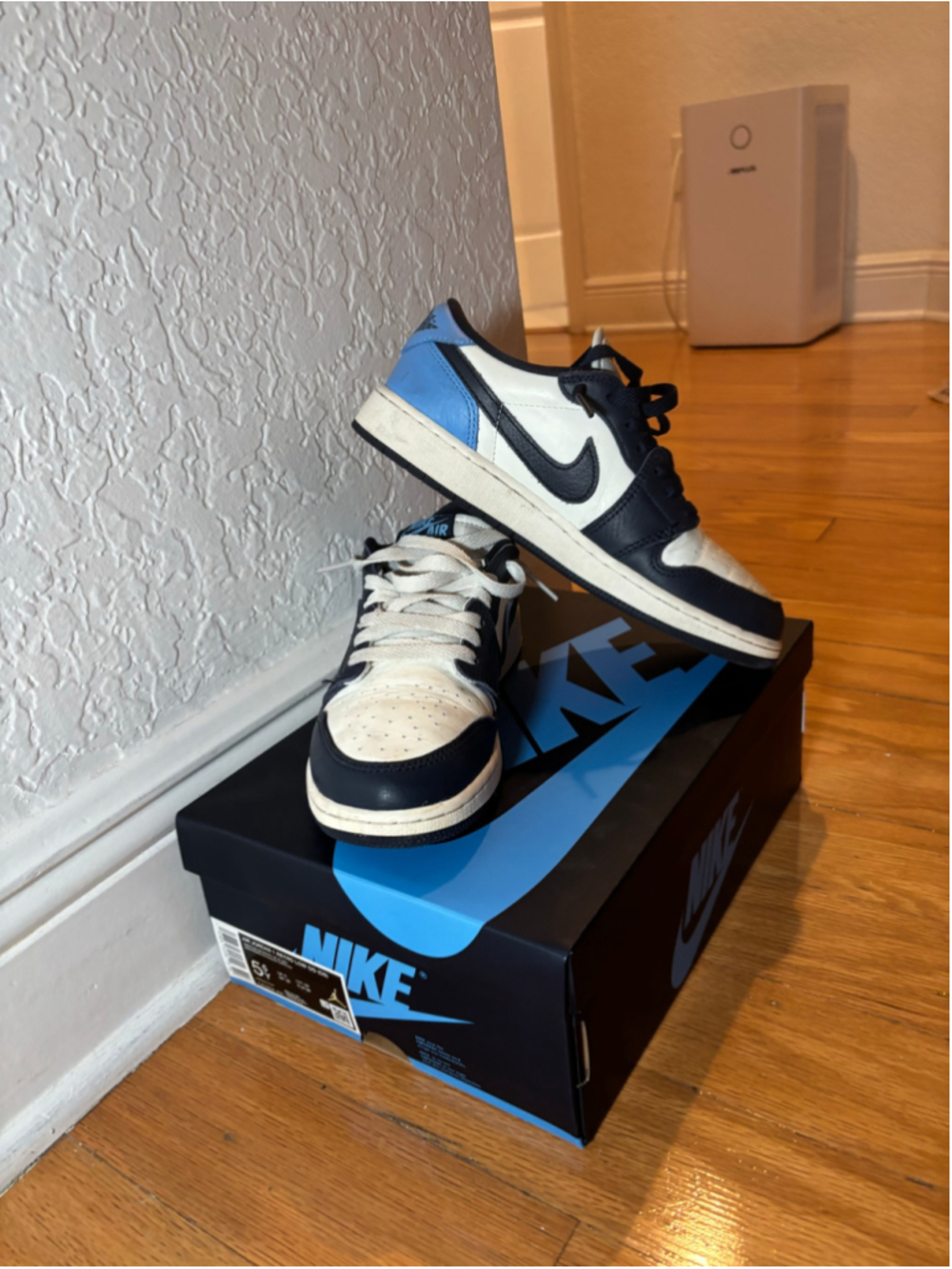 Preowned, 💙 Air Jordan 1 Retro Low OG “Obsidian UNC” | Size 5.5